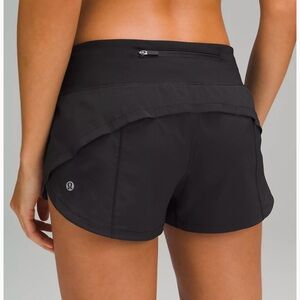 Lululemon Speed Up Low-Rise Lined Short 2.5", Size 6